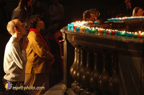 Nom de l'image : D1191669-1 — Description :  Paris - Toussaint 2004