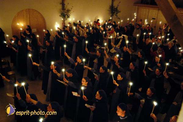 Nom de l'image : D1026285-01 — Description :  Pâque 2003 - Communauté de l'Agnaux - Plavilla