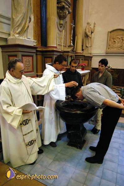 Nom de l'image : D1037273 — Description :  Cté St JEAN - Reportage livre "Masque de loup - coeur d'agneau"