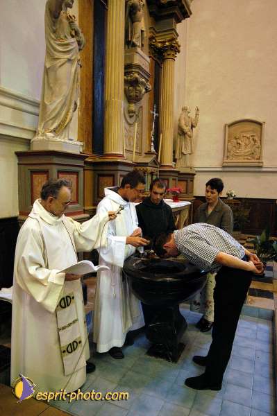 Nom de l'image : D1037274 — Description :  Cté St JEAN - Reportage livre "Masque de loup - coeur d'agneau"