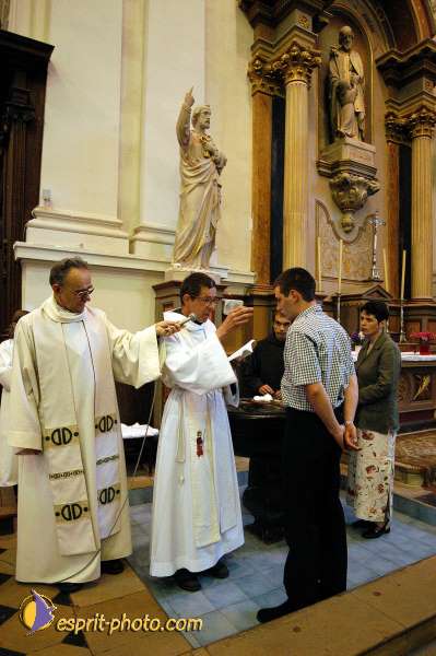 Nom de l'image : D1037283 — Description :  Cté St JEAN - Reportage livre "Masque de loup - coeur d'agneau"