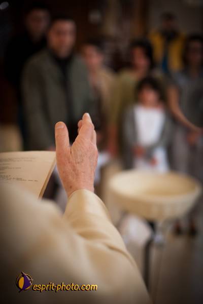 Nom de l'image : D30099468a — Description :  Baptême d'enfant à l'église de la Ferté Vidame (28300)