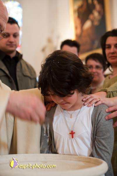 Nom de l'image : D30099478a — Description :  Baptême d'enfant à l'église de la Ferté Vidame (28300)