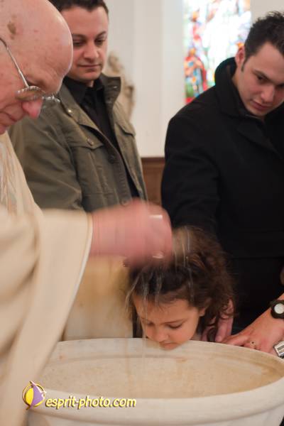 Nom de l'image : D30099486a — Description :  Baptême d'enfant à l'église de la Ferté Vidame (28300)