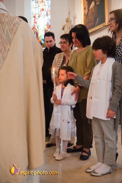 Nom de l'image : D30099514a — Description :  Baptême d'enfant à l'église de la Ferté Vidame (28300)