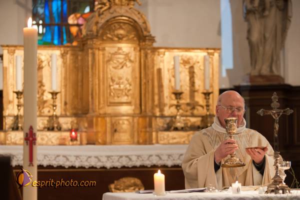 Nom de l'image : D30099535a — Description :  Baptême d'enfant à l'église de la Ferté Vidame (28300)