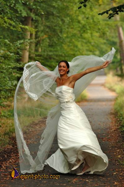 Nom de l'image : 050911-1831_06PAR_276 — Description :  Mariage JEROME et VIOLAINE - Photos fait dans la fort de Compi