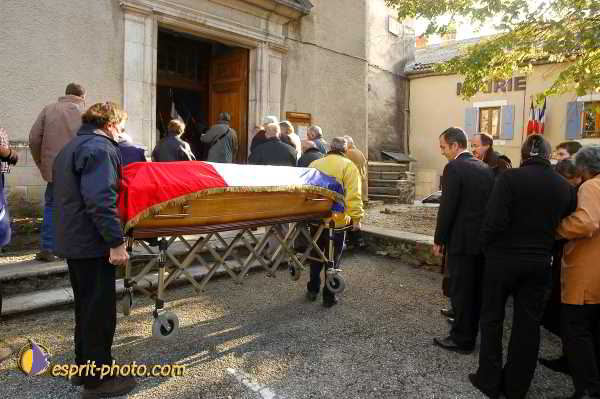 Nom de l'image : D1194134-1 — Description :  Enterrement/Funerailles