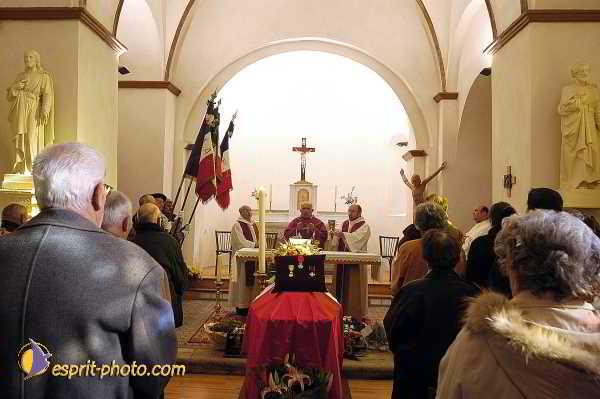 Nom de l'image : D1194155-1 — Description :  Enterrement/Funerailles