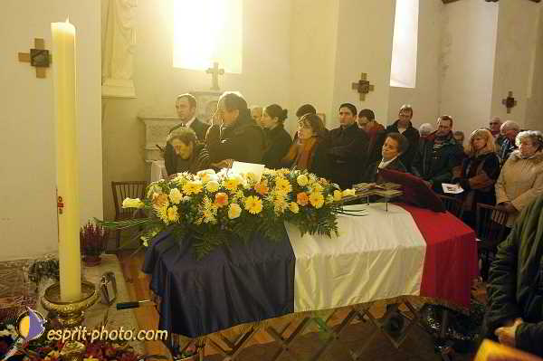 Nom de l'image : D1194158-1 — Description :  Enterrement/Funerailles