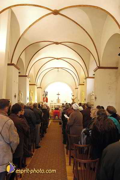 Nom de l'image : D1194171-1 — Description :  Enterrement/Funerailles