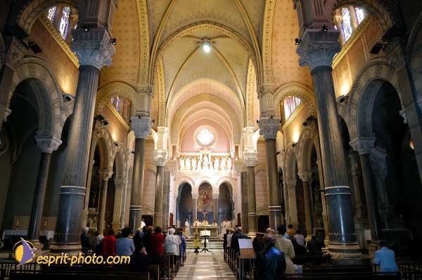 Nom de l'image : D1031557 — Description :  Dominicains de Marseille - Photos pour Magnificat (Perpignan) pl