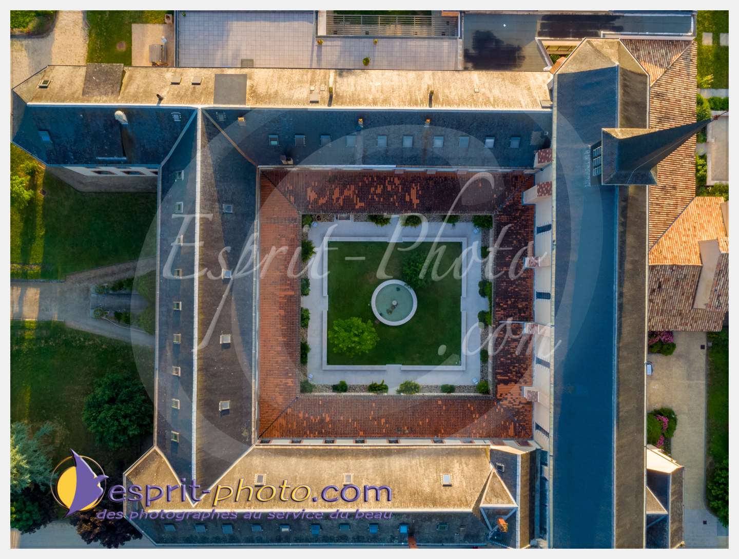 L'Abbaye cistercienne Notre Dame de Bonne Espérance à Échourgnac, en Périgord