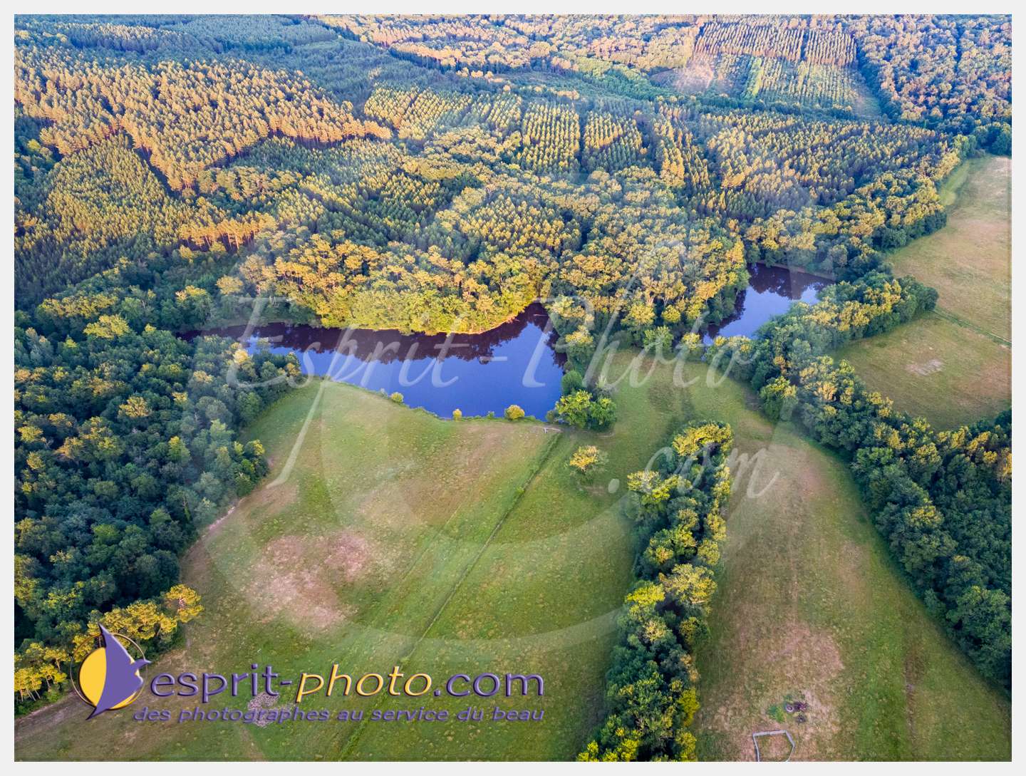 Nom de l'image : 005_DJI03195_c_PhotoGraphiePro — Description :  180702-211521_DJI03195