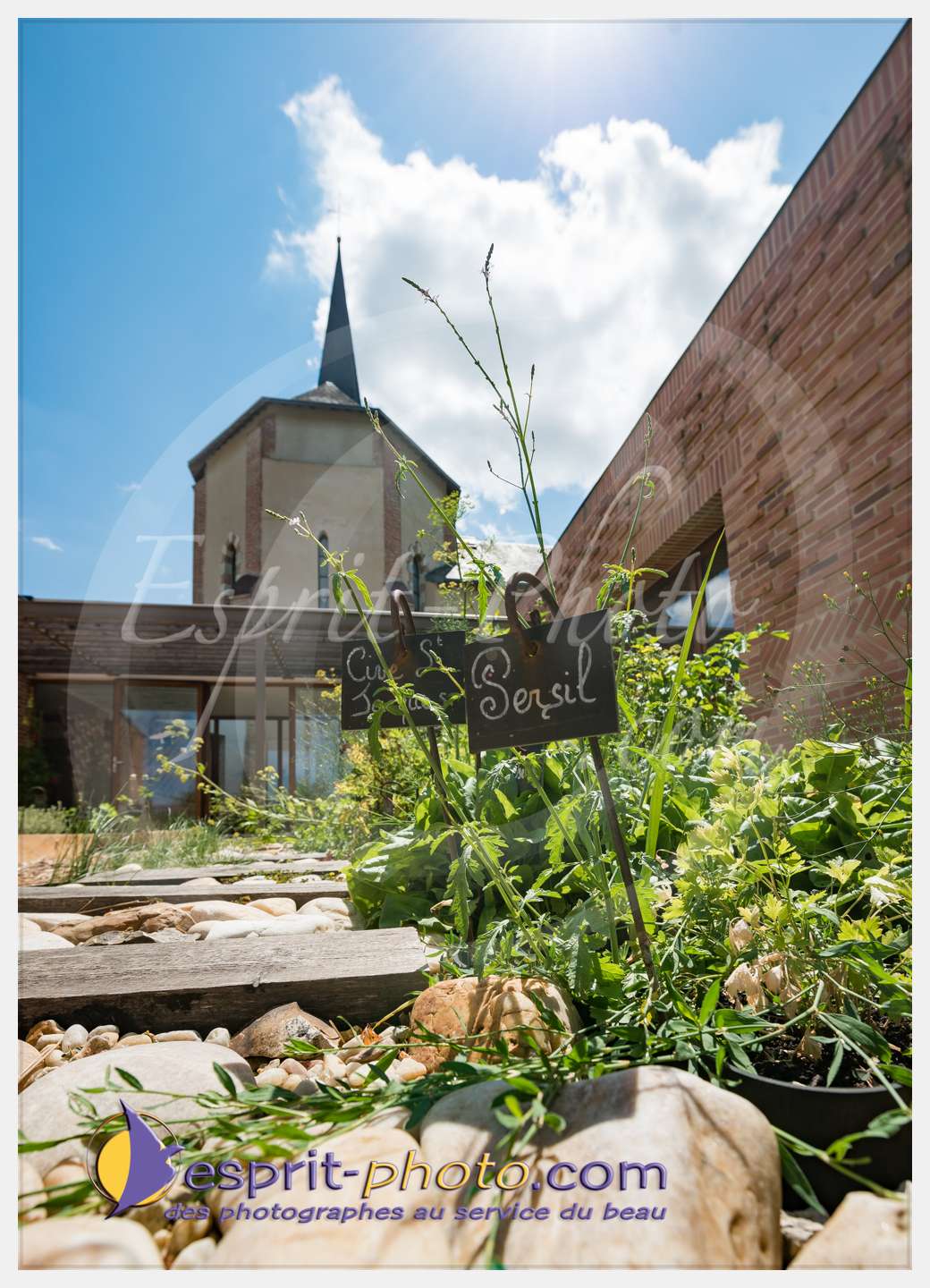 Nom de l'image : 214_D8e141344_c_PhotoGraphiePro — Description :  D8e141344