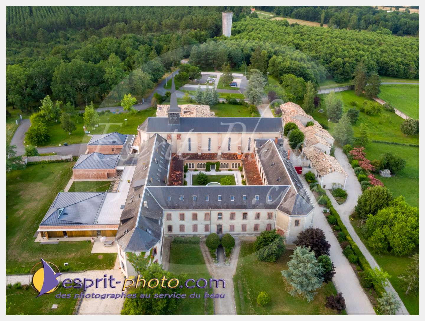 Nom de l'image : 307_DJI03076_c_PhotoGraphiePro — Description :  180702-194754_DJI03076