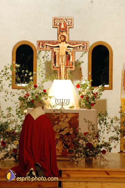 Nom de l'image : D1025186-01 — Description :  Pâque 2003 - Communauté de l'Agnaux - Plavilla