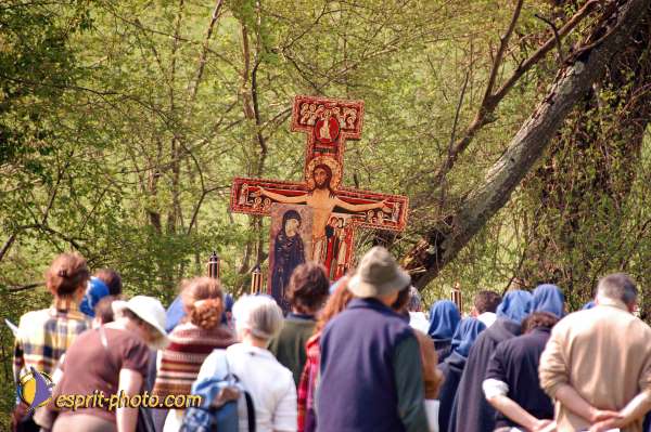 Nom de l'image : D1025364-01 — Description :  Pâque 2003 - Communauté de l'Agnaux - Plavilla