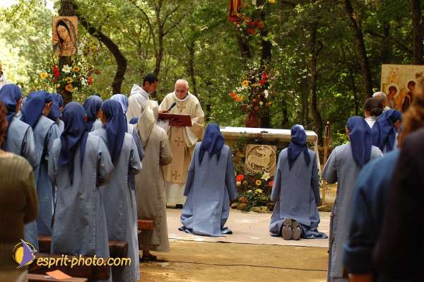 Nom de l'image : D1166224-1 — Description :  Communauté de l'Agneau - Plavilla