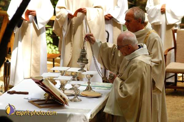 Nom de l'image : D1166255-1 — Description :  Communauté de l'Agneau - Plavilla