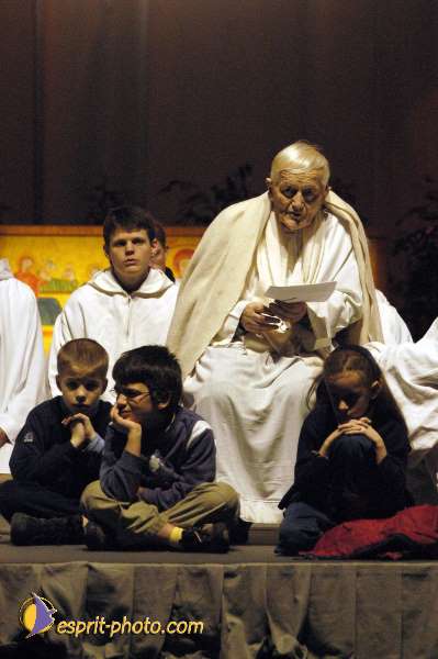 Nom de l'image : D1015058-01 — Description :  Rencontre de Taizé à Paris 2002 (Porte de Versaille & Paroisses