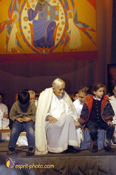 Nom de l'image : D1015322-01 — Description :  Rencontre de Taizé à Paris 2002 (Porte de Versaille & Paroisses