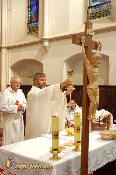 Nom de l'image : D1185339-1 — Description :  Mothers and Fatherprayer