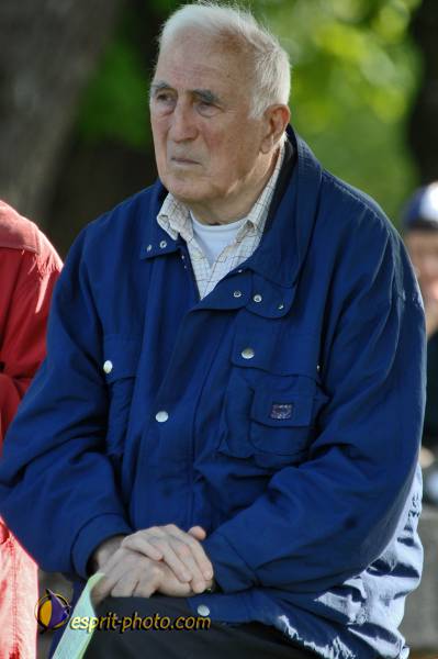 Nom de l'image : E2069217_1 — Description :  Routes de Vezelay 2008