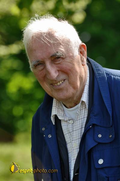 Nom de l'image : E2069533_1 — Description :  Routes de Vezelay 2008