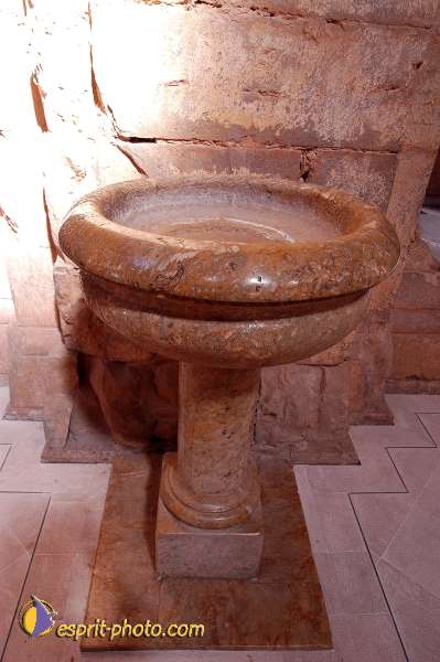 Nom de l'image : D1168707-1 — Description :  Abbaye de Fossanova (Latina-Italie) - Abbaye cistersienne