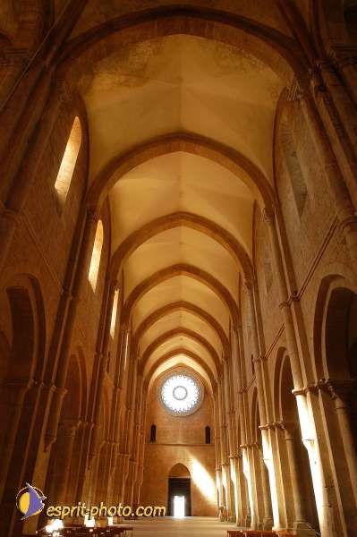 Nom de l'image : D1168729-1 — Description :  Abbaye de Fossanova (Latina-Italie) - Abbaye cistersienne