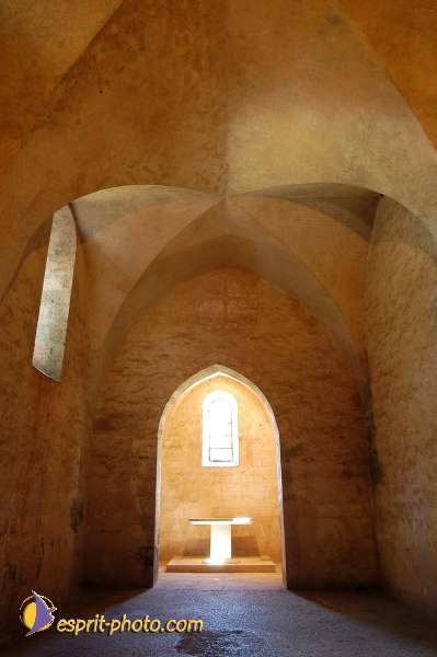 Nom de l'image : D1168873-1 — Description :  Abbaye de Fossanova (Latina-Italie) - Abbaye cistersienne