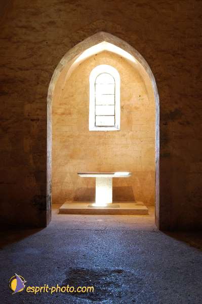 Nom de l'image : D1168875-1 — Description :  Abbaye de Fossanova (Latina-Italie) - Abbaye cistersienne