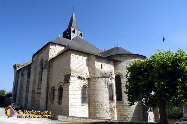 Nom de l'image : D1049134-01 — Description :  ND de l'Île Bouchard & ND de Pontmain (reportage pour la Vie)