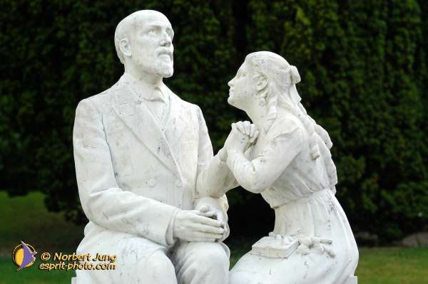 Nom de l'image : D1184329-1 — Description :  Lisieux : Les Buissonets, lieux ou a vecu la petite Thérèse