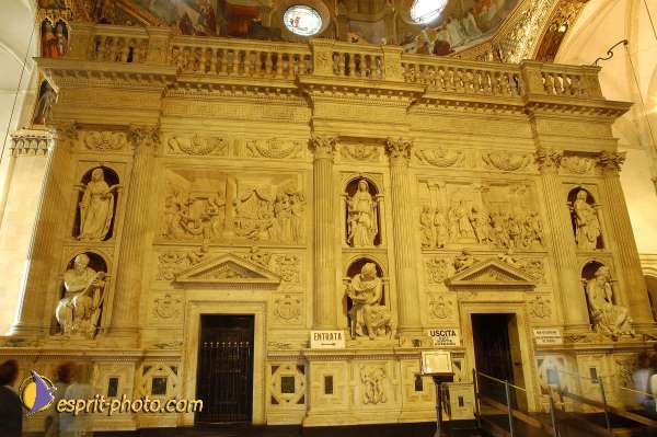 Nom de l'image : D1178813-nef-1 — Description :  Notre Dame de Loreto (Ancona / Italie)