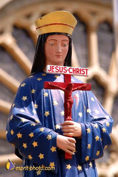 Nom de l'image : D1049767-01 — Description :  ND de l'Île Bouchard & ND de Pontmain (reportage pour la Vie)