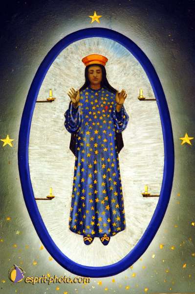 Nom de l'image : D1049879-01 — Description :  ND de l'Île Bouchard & ND de Pontmain (reportage pour la Vie)