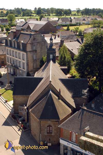 Nom de l'image : D1050004-01 — Description :  ND de l'Île Bouchard & ND de Pontmain (reportage pour la Vie)