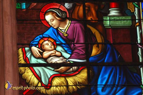 Nom de l'image : D1050094-01 — Description :  ND de l'Île Bouchard & ND de Pontmain (reportage pour la Vie)