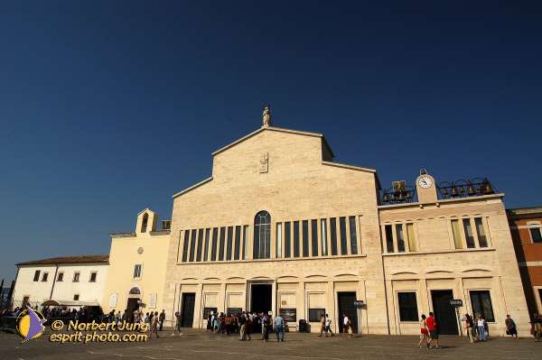 Nom de l'image : D1169788-1 — Description :  San Giovanni Rotondo (Foggia / Italie)