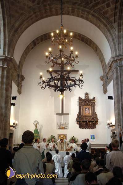 Nom de l'image : D1156863-01 — Description :  Pèlerinage année jubilaire 2004 à St Jacques de Compostelle