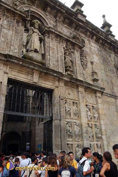 Nom de l'image : D1157115-01 — Description :  Pèlerinage année jubilaire 2004 à St Jacques de Compostelle