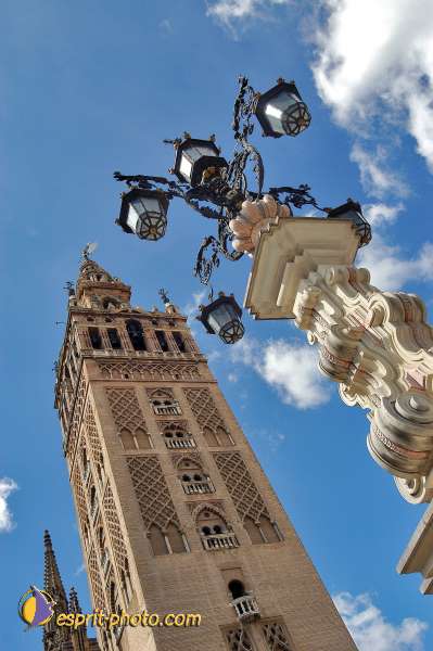 Nom de l'image : D1218080-1 — Description :  Pâques 2005 à Seville (Espagne-Andalusie)