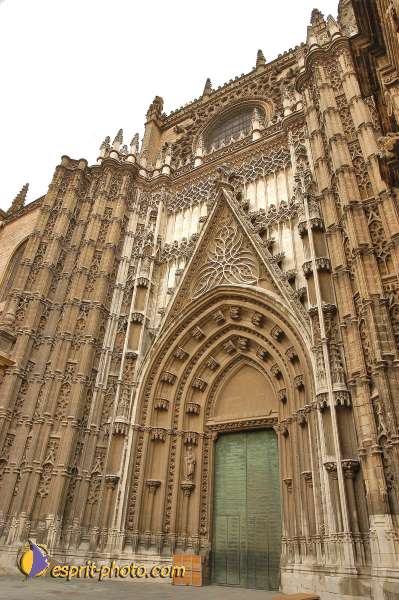 Nom de l'image : E00032496-1 — Description :  Pâques 2005 à Seville (Espagne-Andalusie)