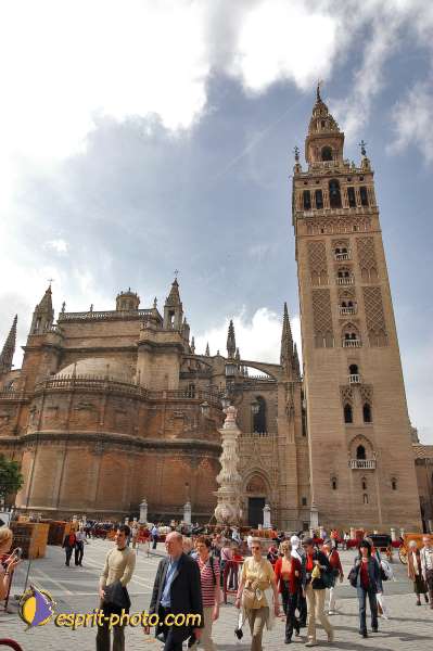 Nom de l'image : E00032582-1 — Description :  Pâques 2005 à Seville (Espagne-Andalusie)