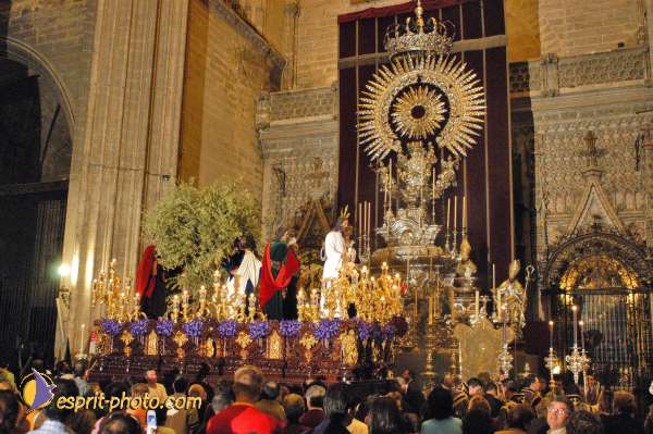 Nom de l'image : E00033061-1 — Description :  Pâques 2005 à Seville (Espagne-Andalusie)