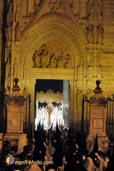 Nom de l'image : D1221392-1 — Description :  Pâques 2005 à Seville (Espagne-Andalusie)