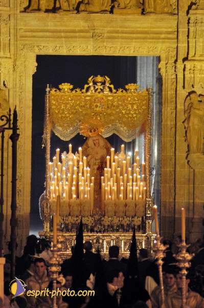 Nom de l'image : D1221409-1 — Description :  Pâques 2005 à Seville (Espagne-Andalusie)