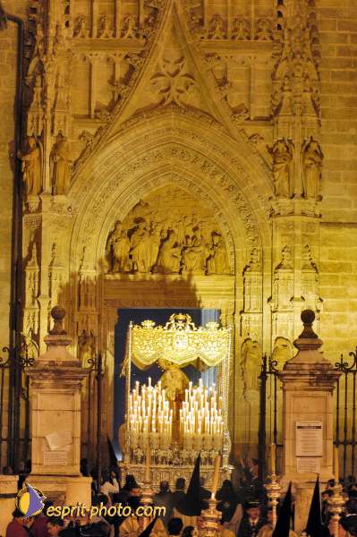 Nom de l'image : D1221415-1 — Description :  Pâques 2005 à Seville (Espagne-Andalusie)